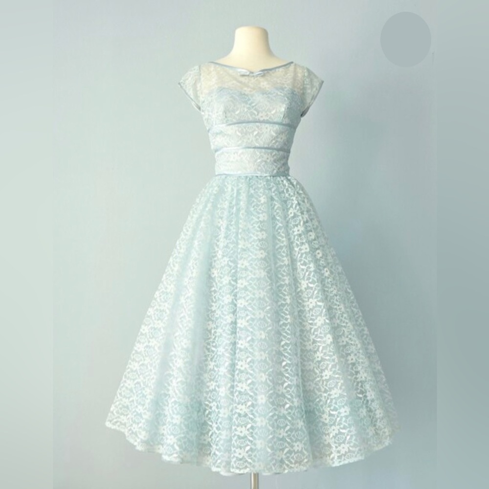 Light Blue Lace Vintage 1950s Party/Wedding/Prom Dress